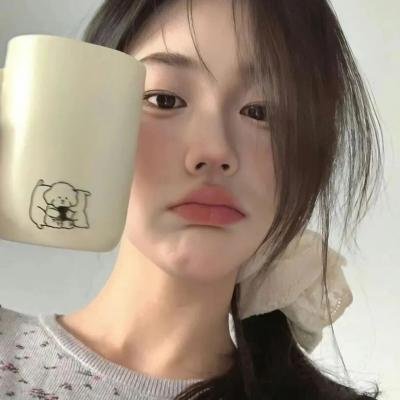 女孩的钓鱼慢活